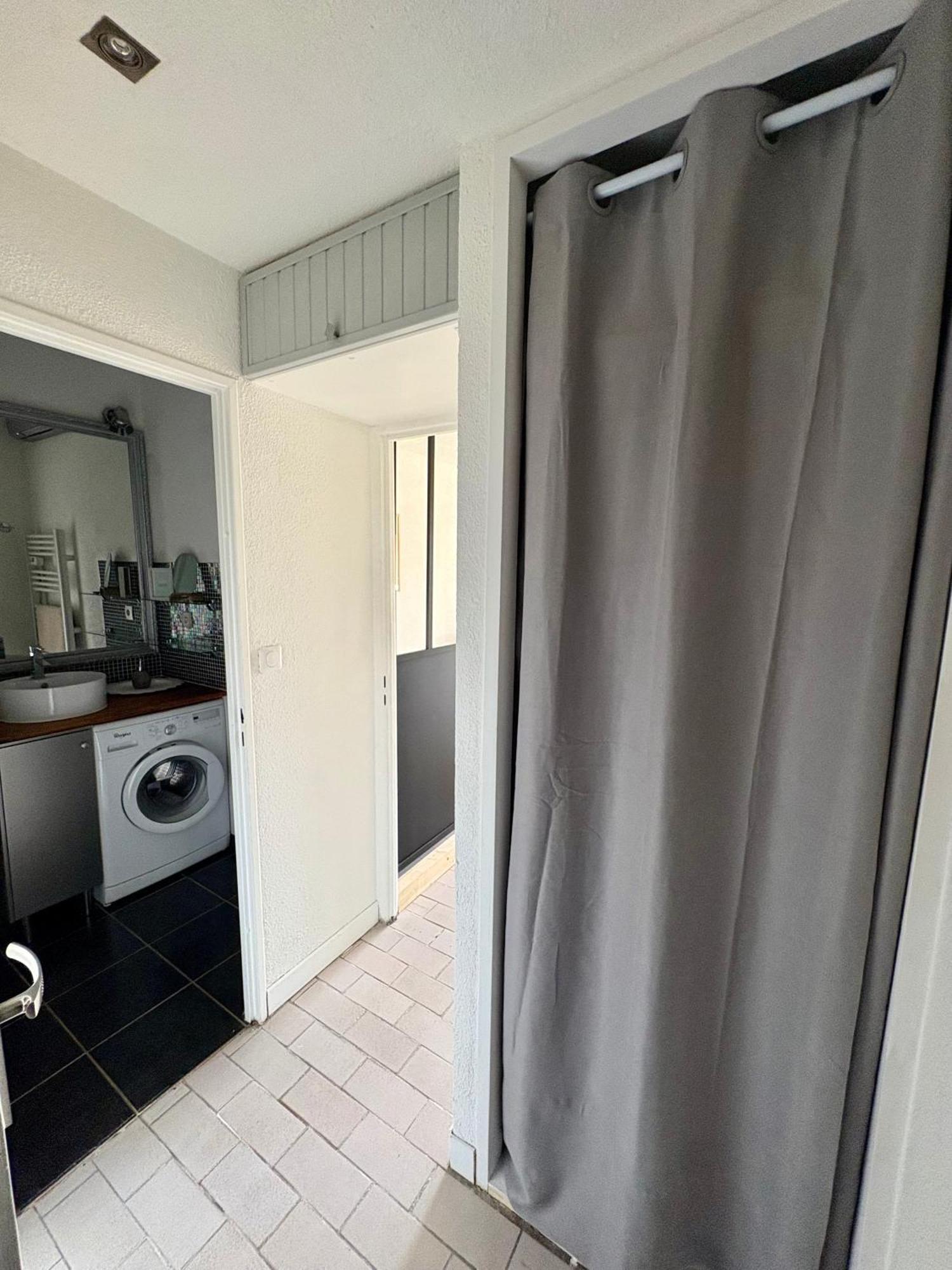 Sejour Au Port Lägenhet Hyères Exteriör bild